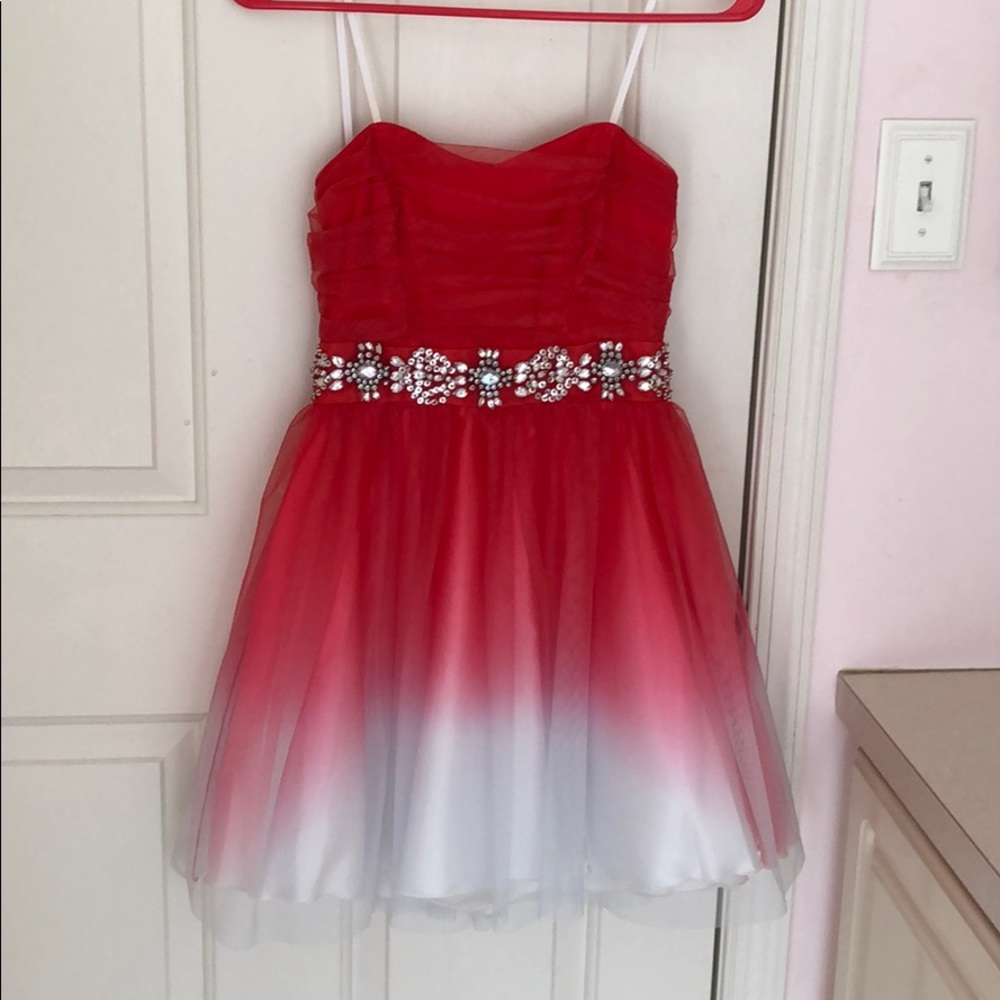 Elegant fade red-pink cocktail dress